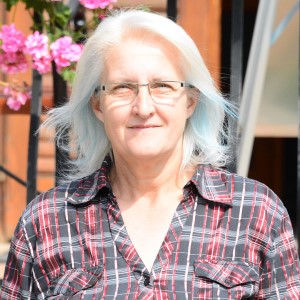 Csillahó Tamásné raktáros