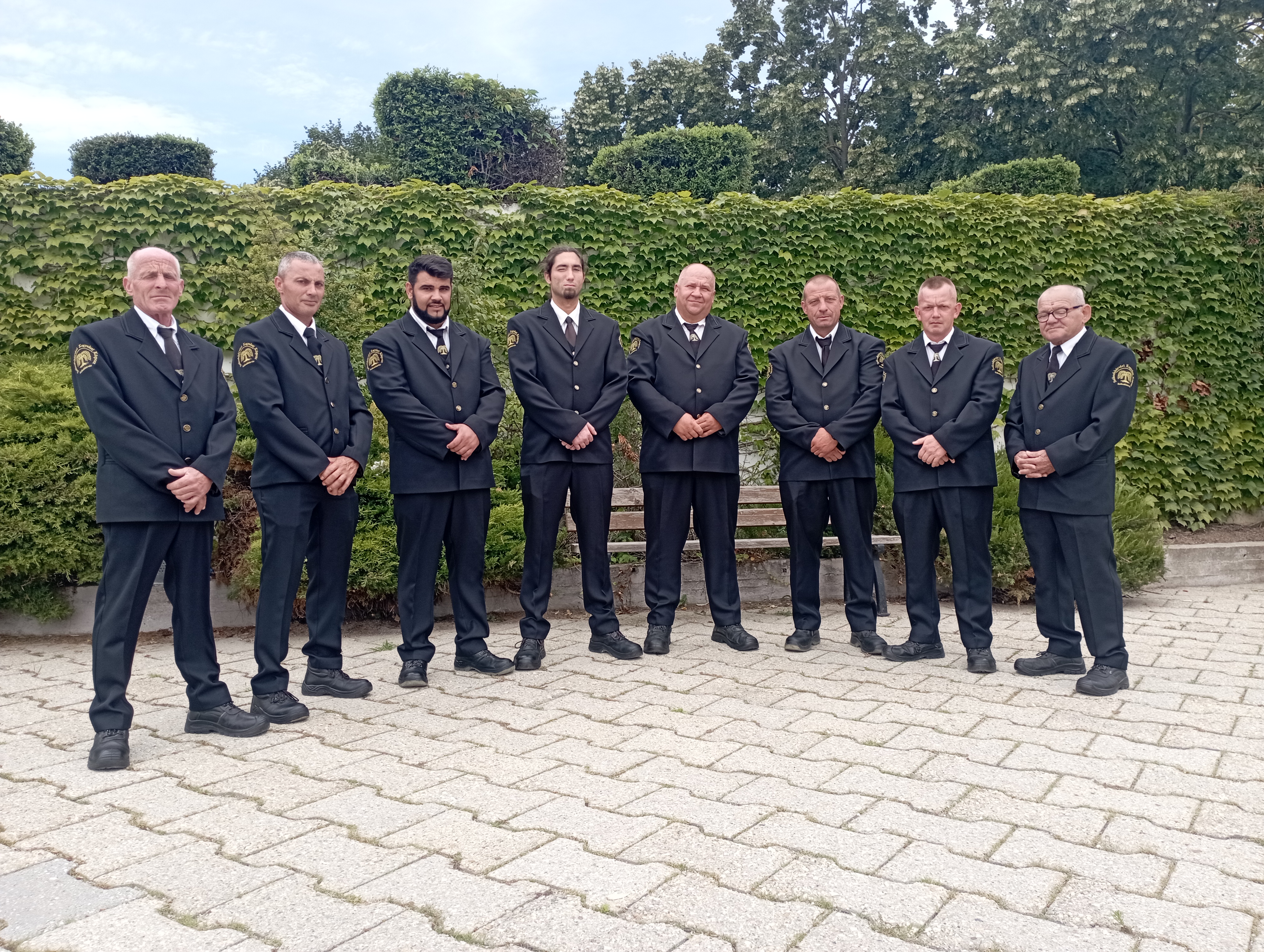 Kegyeleti munkatársak